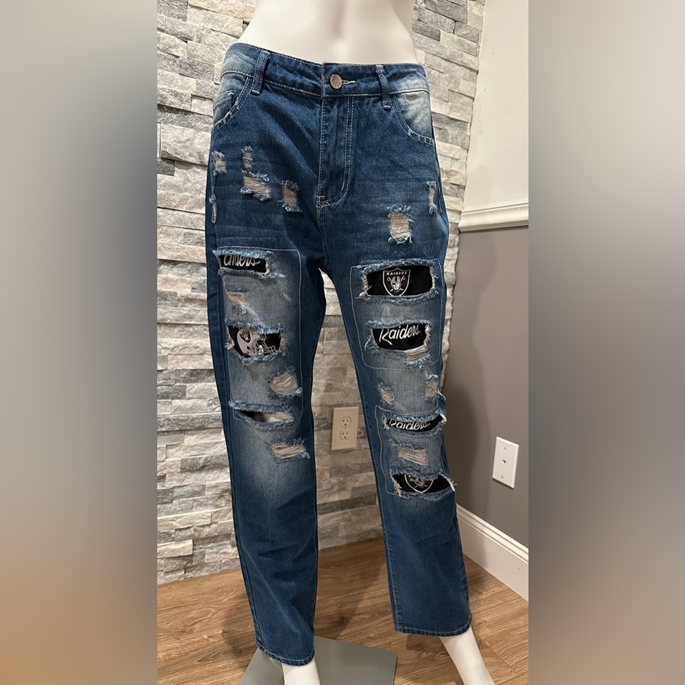 Raiders Straight Leg - Distressed Light Blue Jeans - Large